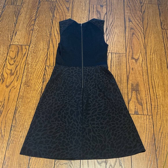 Kenneth Cole black sleeveless leopard print dress - Picture 2 of 4